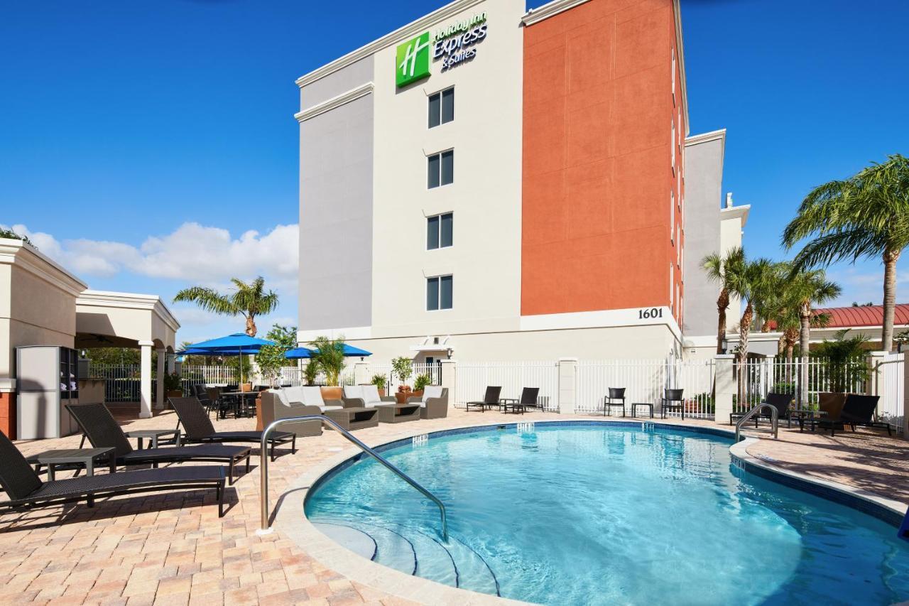 Holiday Inn Express Hotel & Suites Port St. Lucie West By Ihg Exteriör bild